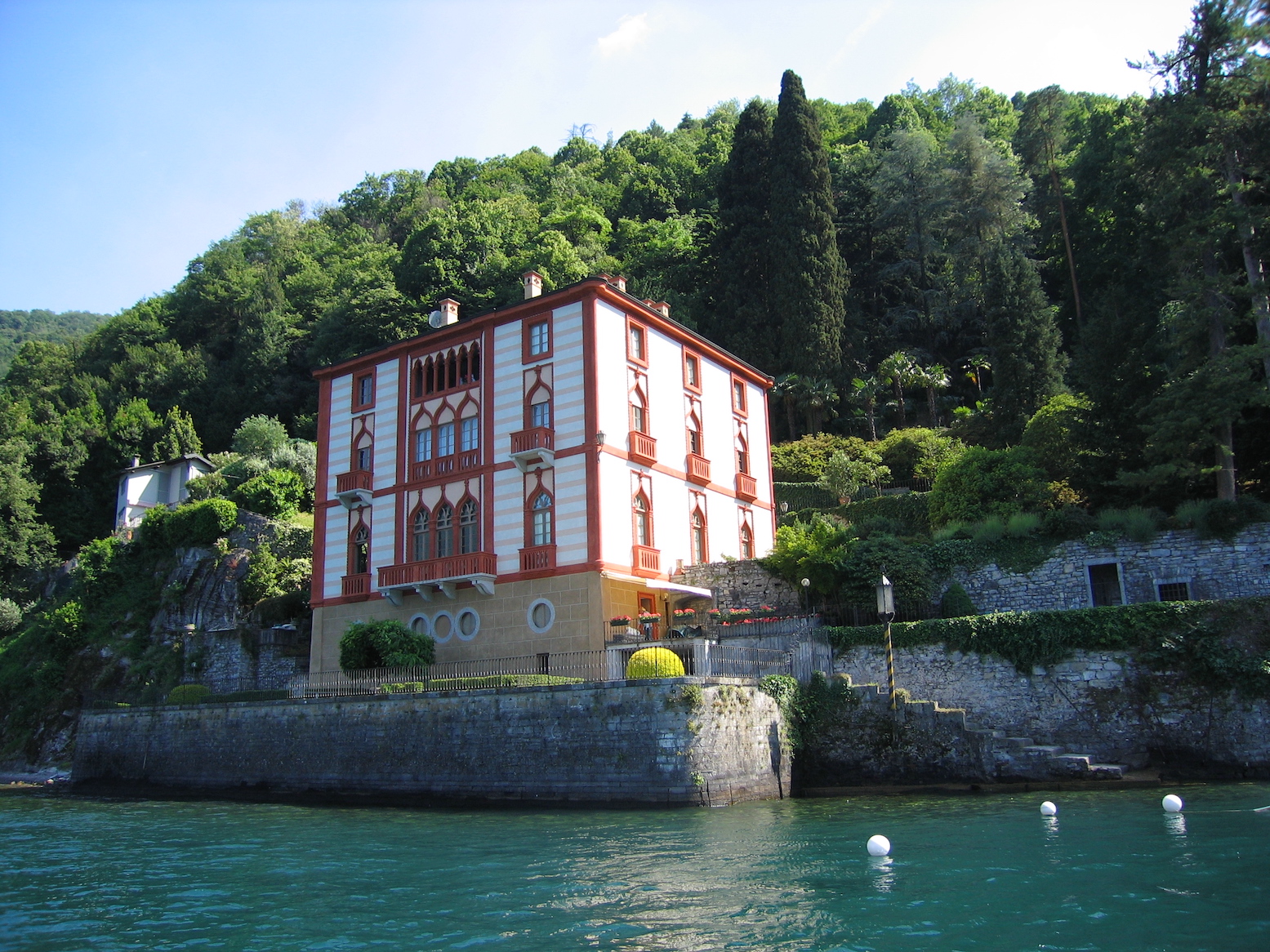 Villa Pliniana: Storia e Fascino sul Lago di Como